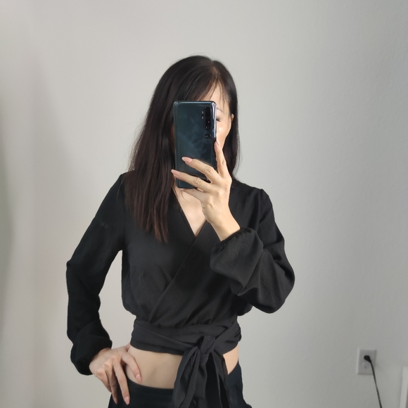 Fashion Nova wrap top - Picture 2 of 8